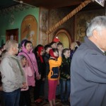 Дети и их руководители из детского лагеря школы №12